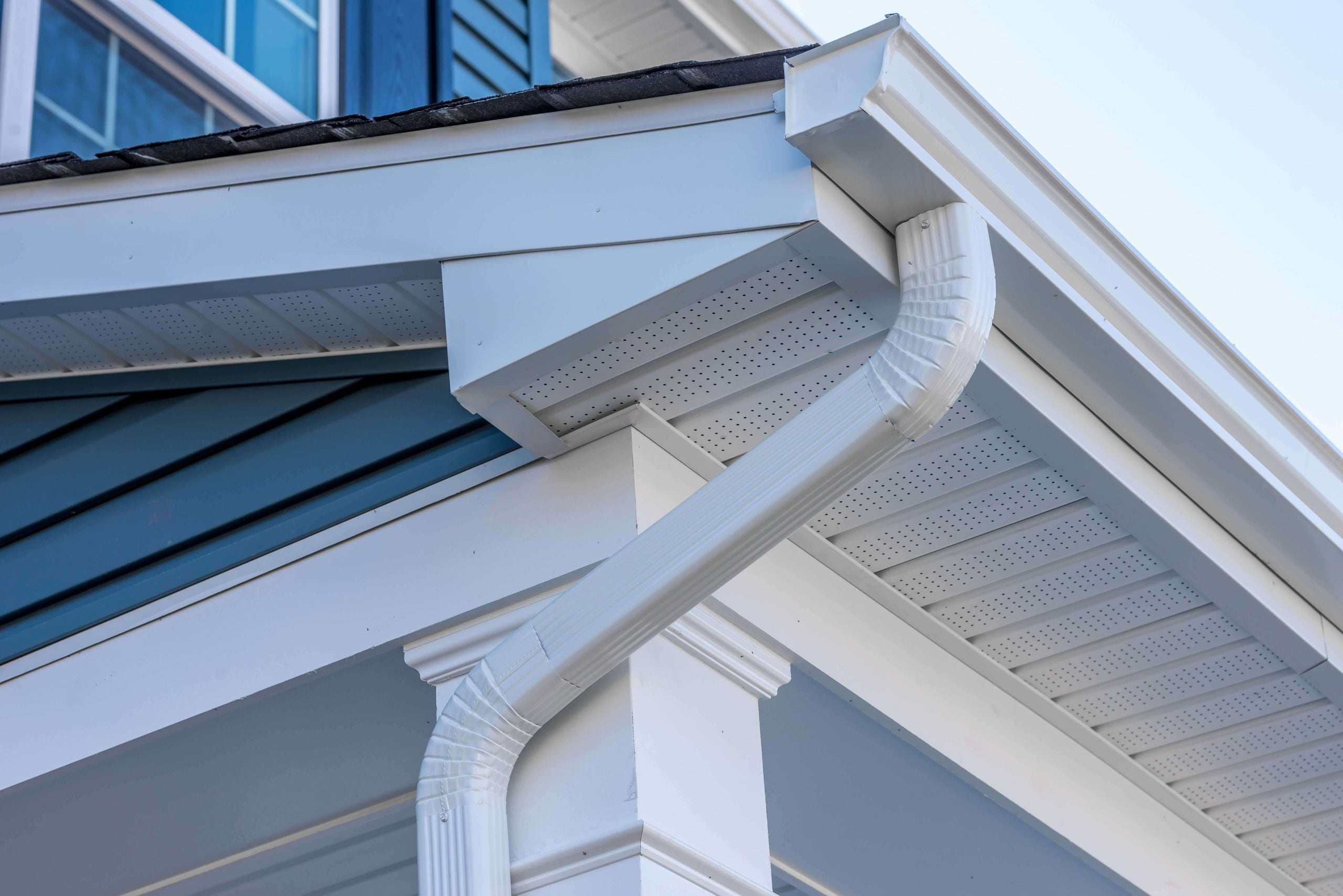 Cheap and durable vinyl gutters installation in Midlothian